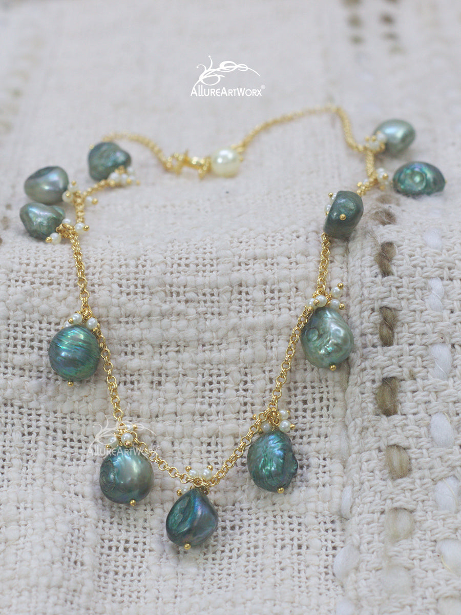 Pearl Neckpiece